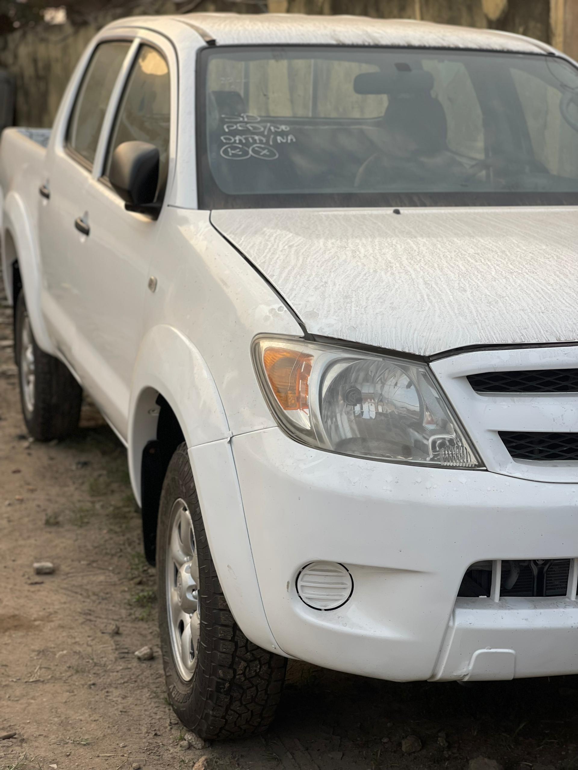 hilux 2019 car